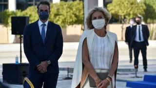 Μητσοτάκης και Μαρέβα: Θα εμβολιαστούν on camera!