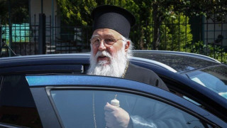 Μητροπολίτης Κέρκυρας: «Πρόσχημα η πανδημία για να μην κοινωνούμε»