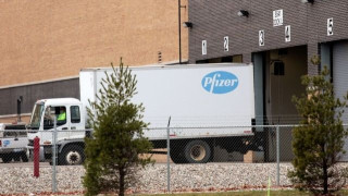 Με νταλίκες, ΕΚΑΜ και ελικόπτερο της ΕΛ.ΑΣ η μεταφορά του εμβολίου