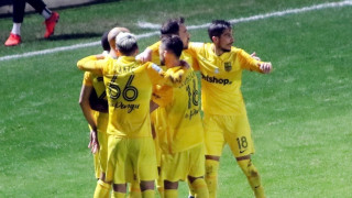 12 «τσιμπήματα» κι ακόμη να το(ν) πιστέψουν