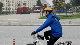 Ζέρβας: Απόλαυσε μια βόλτα με το ποδήλατο στο κέντρο της Θεσσαλονίκης