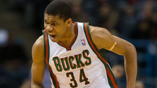 Μεγάλη ανατροπή, σούπερ Αντετοκούνμπο (video)