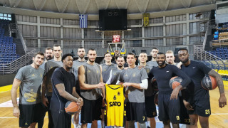 Η θρυλική φανέλα του Άρη στο «Nick Galis Hall»