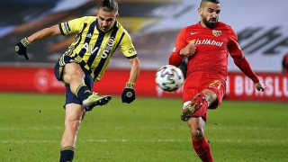 «Παραμιλάνε» για τον Πέλκα στη Φενέρμπαχτσε, δείτε τα highlights του διεθνή άσου