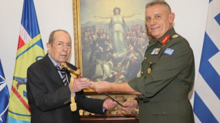 Εθνικός ευεργέτης: Δώρισε 23 εκατ. ευρώ και 60 σκάφη στις Ένοπλες Δυνάμεις!