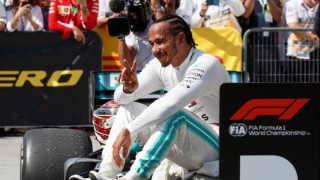 Υπέγραψε στη Mercedes ο Χάμιλτον!