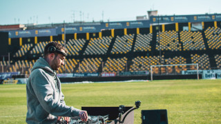 Έπαιξε μουσική στον… παράδεισο του κάθε οπαδού