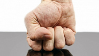 Καταγγελία: Εργοδότης γρονθοκόπησε υπάλληλο που ζήτησε να πληρωθεί