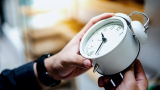 Τότε... έρχεται η χειμερινή ώρα στα ρολόγια μας
