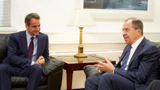 Μόσχα: «Οχι» στον Μητσοτάκη για το διαβατήριο εμβολιασμού