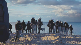 Χαλκιδική: Χτυπούν οι καμπάνες στη Νικήτη - Τα ΜΑΤ στην ακροθαλασσιά!