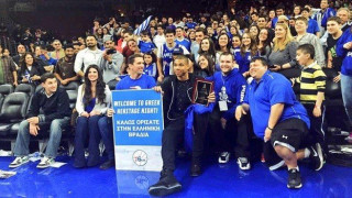 Εκπληξη για Αντετοκούνμπο στη Φιλαδέλφεια