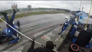 Τον πήρε μαζί του... (pics+video)