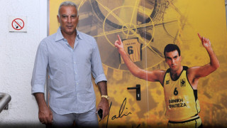 Κανένας και τίποτα δεν μπορεί να αγγίξει τον Νίκο Γκάλη