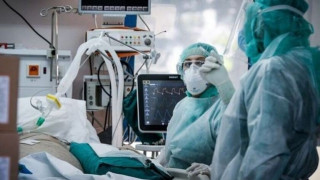 «Καμπανάκι» Παυλάκη για κορωνοϊό: «Θα έχουμε 100 θύματα κάθε μέρα»