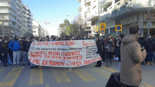Θεσσαλονίκη: Καρέ - καρέ η επίθεση με μολότοφ στους αστυνομικούς!