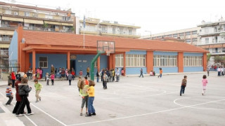 Κλείνουν τα σχολεία για δύο εβδομάδες σε όλη τη χώρα!