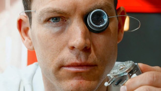 Από διεθνής ποδοσφαιριστής έγινε... ρολογάς!