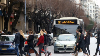 Χαλαρώνουν τα μέτρα από Δευτέρα -Ετσι θα βγούμε από το lockdown