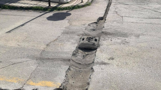 Καλαμαριά: Παράτησαν τις... τρύπες στη μέση του δρόμου, ζημιές σε αυτοκίνητα