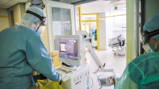 Δικαστική απόφαση-«βόμβα»: Δεν θα πληρώνονται οι ανεμβολίαστοι υγειονομικοί!