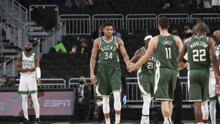 Σε ρηχά νερά ο Αντετοκούνμπο, νίκη των Μπακς επί των Σέλτικς