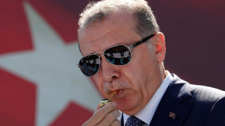 Έκκληση Ερντογάν στους Τούρκους: Φέρτε χρυσό και συνάλλαγμα στις τράπεζες