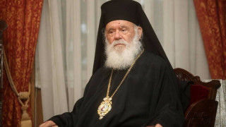 Ιερώνυμος: Πρέπει να... τρέξουμε για να εμβολιαστούμε