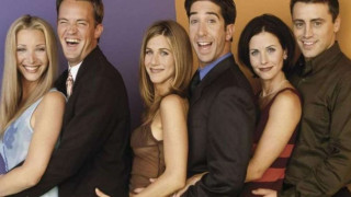 Επιστρέφουν τα Φιλαράκια: Ντελίριο στους φαν από τη φωτογραφία που ανέβασε ο «Τσάντλερ»