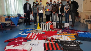 Στη «βάση» τους οι υπογεγραμμένες κάρτες του Χάαλαντ