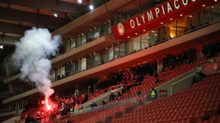 Τραυματισμός αστυνομικού σε επεισόδια στο «Καραϊσκάκη» με οπαδούς του Ολυμπιακού