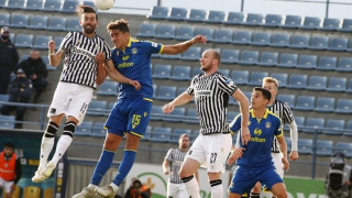 Πέφτουν στο λάκκο, που σκάβουν…