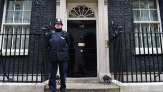 Καβγάς με βρετανικό φλέγμα: Ποιος θα σχηματίσει κυβέρνηση μετά τις εκλογές;