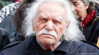 «Ζητάμε τις καταγεγραμμένες οφειλές από τη Γερμανία»