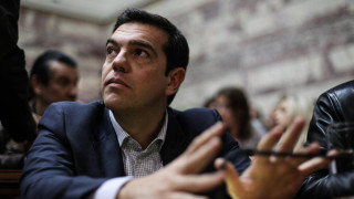  Με ένα βιβλίο για τη θρησκεία πήγε ο Τσίπρας στη Βουλή!