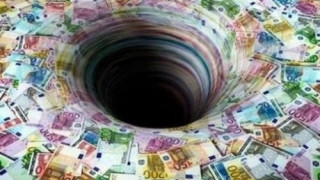 Η απάντηση του υπουργού για τις 80 χιλιάδες ευρώ στο εξωτερικό