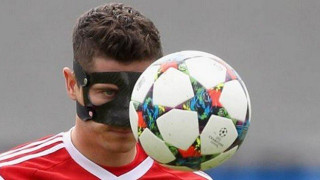 «Μασκοφόρος» Λεβαντόφσκι στη Βαρκελώνη