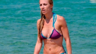 Ντορέττα Παπαδημητρίου: Δείτε την με μαγιώ στην παραλία 