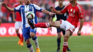 Αγκαλιά με τον τίτλο η Μπενφίκα