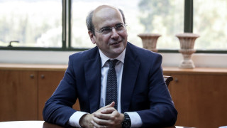 Χατζηδάκης: Μ. Τετάρτη - Μ. Πέμπτη οι προκαταβολές συντάξεων - Τι είπε για το 8ωρο