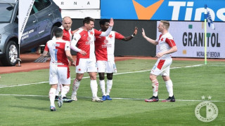 Χαριζακλής: Κερδίζει και το σηκώνει για 3η σερί φορά