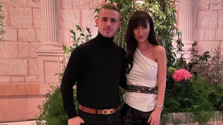 Δημήτρης Πέλκας: Η αγκαλιά και το φιλί με την αγαπημένη του για τα γενέθλιά της