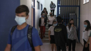 "Πονοκέφαλος" οι αρνητές γονείς: Εξώδικα και μηνύσεις σε καθηγητές