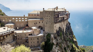 Κι όμως... Το άβατο του Αγ. Όρους παραβιάστηκε! -Ποια ήταν η πρώτη γυναίκα