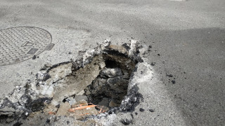 Καλαμαριά: Τρύπα στο οδόστρωμα προκάλεσε αναστάτωση