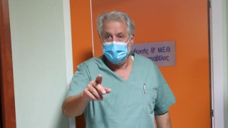 Καπραβέλος: «Κινητή χειροβομβίδα ο μη εμβολιασμένος»