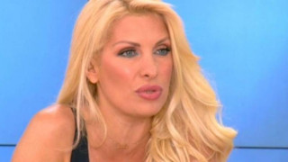 Εκνευρίστηκε η Ελένη με τηλεφώνημα που δέχθηκε στο κινητό on air (ΒΙΝΤΕΟ)