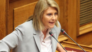 Η Σοφία Βούλτεψη απειλεί με μηνύσεις για το... χαρτί υγείας!