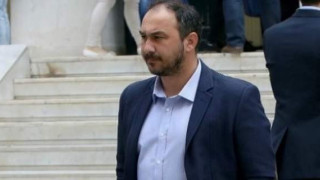 «Μην γελάς που έπεσα... Κλάψε γιατί σηκώνομαι...»