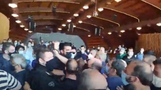 Κοζάνη: Πιάστηκαν στα χέρια στο εργατικό κέντρο (vid)